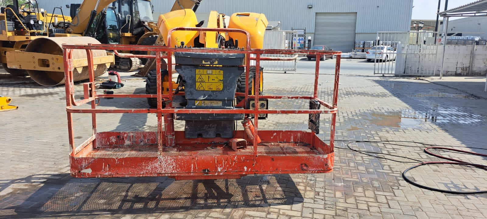 MAN LIFT JLG 600AJ 