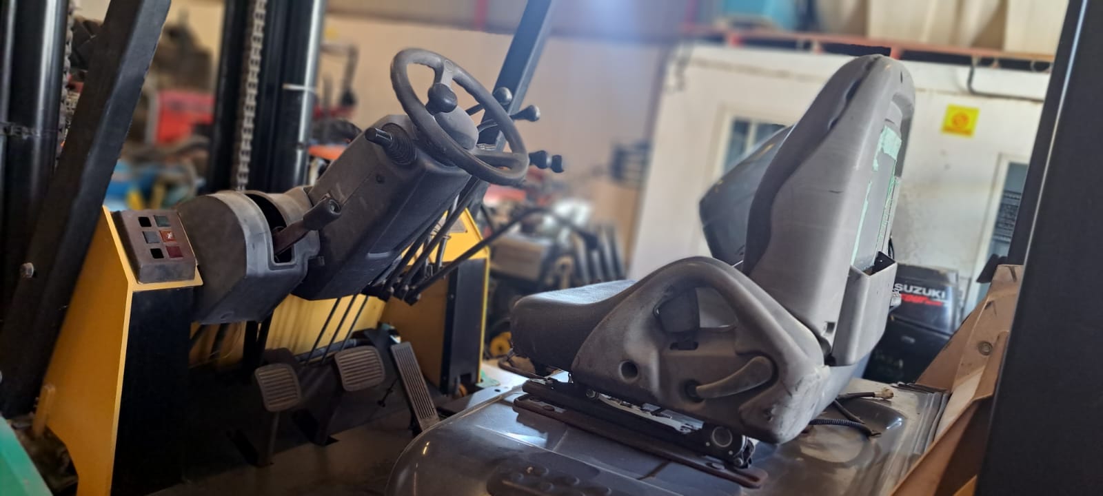 CATERPILLAR FORKLIFT 