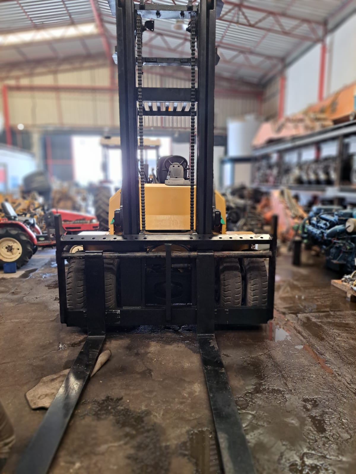 CATERPILLAR FORKLIFT 
