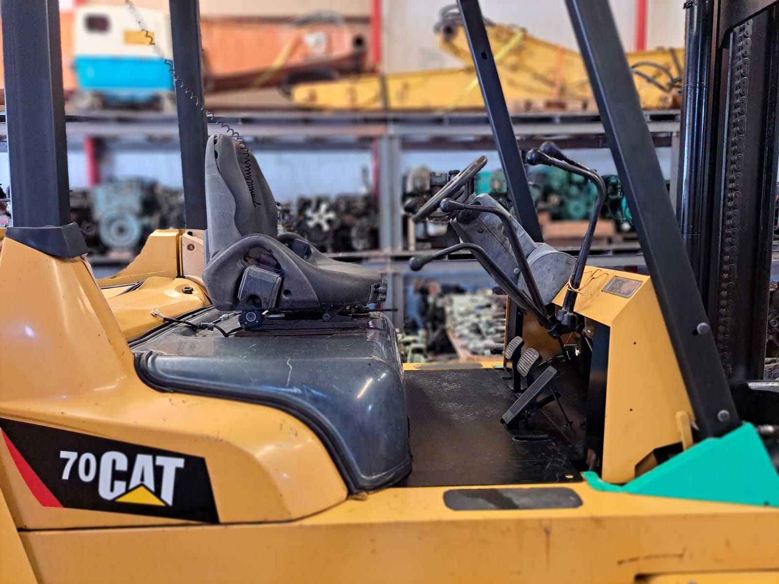 CATERPILLAR FORKLIFT 