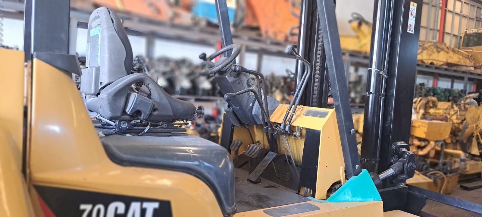 CATERPILLAR FORKLIFT 